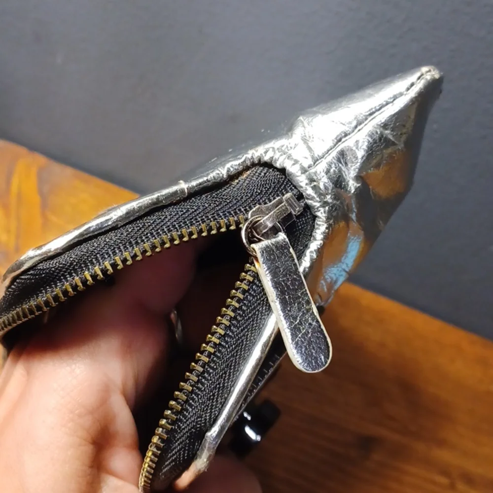 Calvin  Klein  wallet - Picture 8 of 16